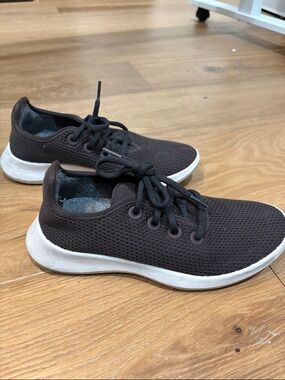 Allbirds Women’s Tree Runners Size 7 Dark Chocolate Brown White Soles Athletic